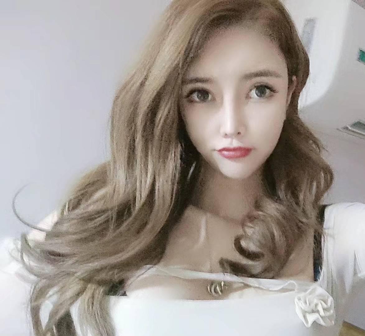 桂城网红脸妹子，舌头长kh好